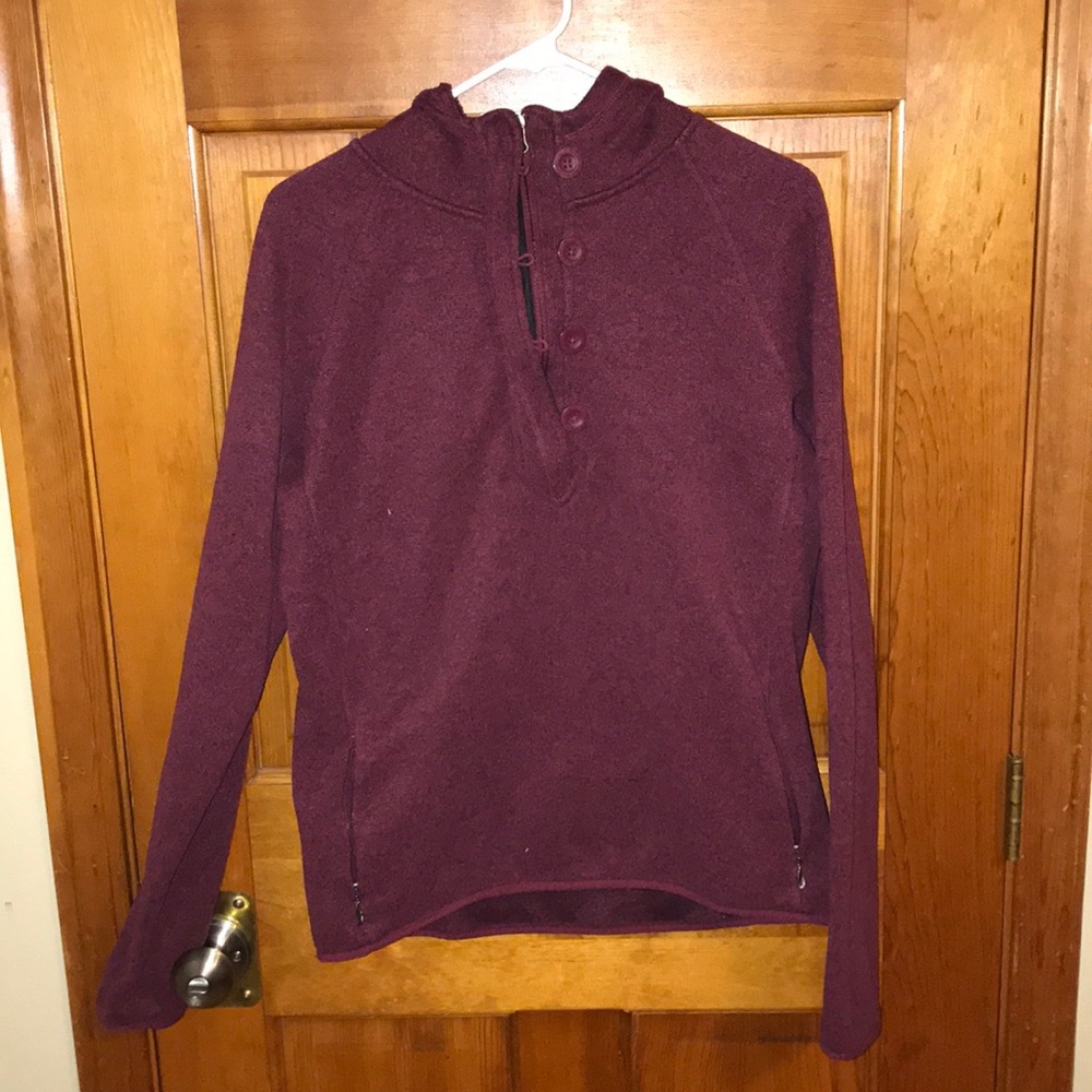 Women’s North Face Sweater